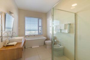 Shell Room - Bathroom